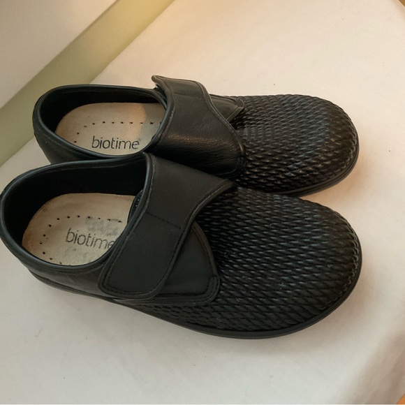 Biotime Black Shoes - Picture 5 of 8